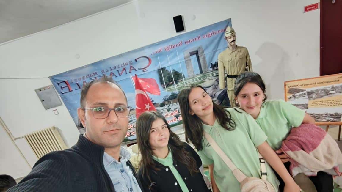 Okulumuz Öğrencileri Gezici Çanakkale Müzesini Ziyaret Etti
